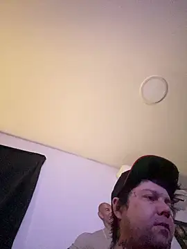 Snapshot of GabEthier chatting on April 13, 2026, 1:44 am GabEthier online show from April 13, 2026, 1:44 am