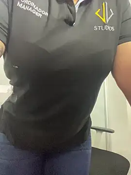 Nahomy Benett online show from February 22, 2026, 11:42 am