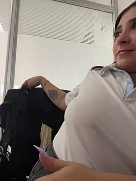 Nahomy Benett online show from March 5, 2026, 12:01 pm