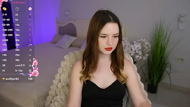 Snapshot of Milana_Moons chatting on July 17, 2026, 10:55 am Milana Moons online show from July 17, 2026, 10:55 am