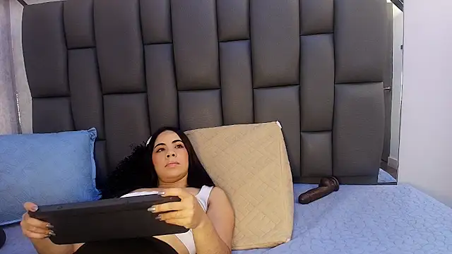 melany roberts  online show from March 19, 2026, 2:59 am