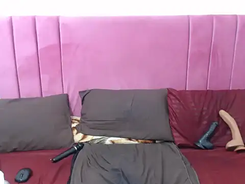 BustyBmw online show from April 18, 2026, 7:18 pm