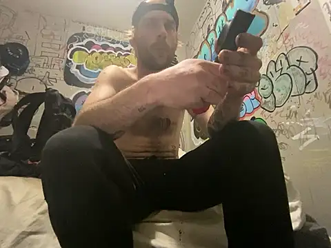 Snapshot of gothboiplzty chatting on May 7, 2026, 3:34 am gothboiplzty online show from May 7, 2026, 3:34 am