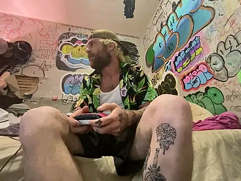 Snapshot of gothboiplzty chatting on June 5, 2026, 12:39 am gothboiplzty online show from June 5, 2026, 12:39 am