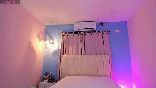 Snapshot of LOU_22_ chatting on March 4, 2026, 12:55 pm LOU 22 online show from March 4, 2026, 12:55 pm