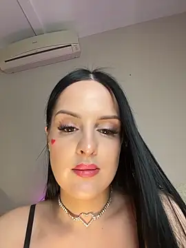 Evayra online show from February 13, 2026, 9:11 pm