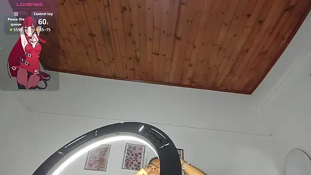 luna velveth online show from April 9, 2026, 10:31 am