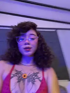 luci butterfly online show from February 11, 2026, 8:03 pm