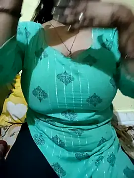 PARI51 online show from February 11, 2026, 7:41 pm