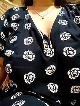 PARI51 online show from April 17, 2026, 7:39 pm