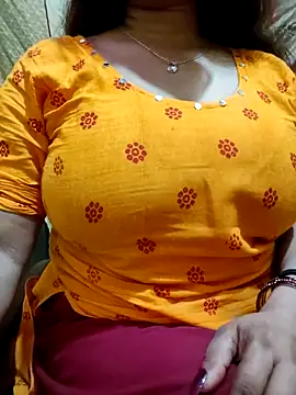 Snapshot of PARI51 chatting on April 22, 2026, 7:59 pm PARI51 online show from April 22, 2026, 7:59 pm