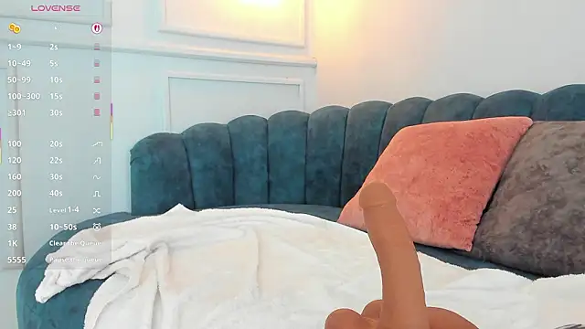 Lia Velez  online show from February 3, 2026, 6:40 am