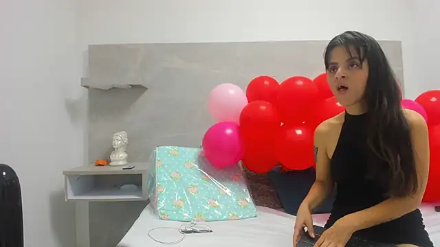 Snapshot of luz-miiaa chatting on March 4, 2026, 11:38 am luz-miiaa online show from March 4, 2026, 11:38 am