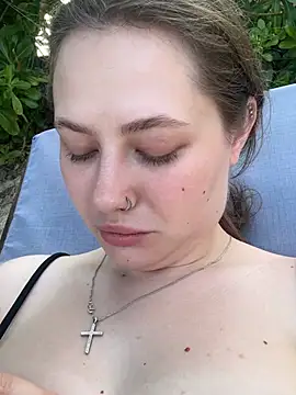 Snapshot of AsynaYuuki chatting on February 7, 2026, 7:56 am AsynaYuuki online show from February 7, 2026, 7:56 am