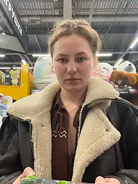 Snapshot of AsynaYuuki chatting on February 23, 2026, 5:43 pm AsynaYuuki online show from February 23, 2026, 5:43 pm