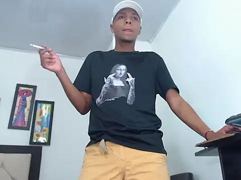 Snapshot of hotboyluxe chatting on February 6, 2026, 3:00 am hotboyluxe online show from February 6, 2026, 3:00 am