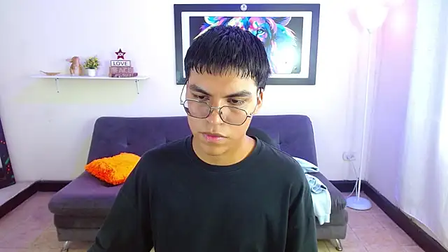 Maecum18 online show from March 17, 2026, 8:45 pm