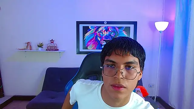 Snapshot of Maecum18 chatting on May 14, 2026, 8:59 pm Maecum18 online show from May 14, 2026, 8:59 pm