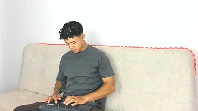  Alex Colton online show from April 2, 2026, 10:07 pm