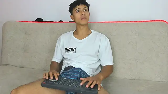  Alex Colton online show from April 15, 2026, 10:21 pm