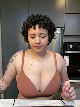 BabyChanntal online show from February 19, 2026, 12:56 pm