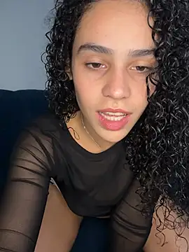 SirenStell0 online show from April 17, 2026, 2:03 am