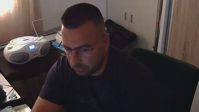 Snapshot of VanillaTime78-Jorge chatting on July 6, 2026, 2:36 pm VanillaTime78-Jorge online show from July 6, 2026, 2:36 pm
