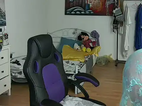 Sylly online show from February 10, 2025, 7:47 am