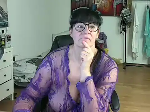 Sylly online show from February 24, 2025, 7:33 am