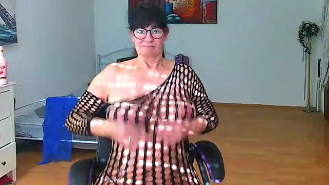 Sylly online show from April 11, 2026, 8:18 am