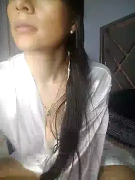 EvaMiranda online show from April 1, 2026, 2:45 am