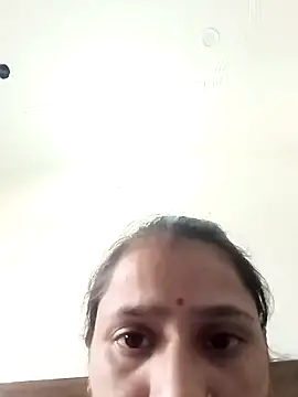 Snapshot of khushi_rawat chatting on March 2, 2026, 5:30 am khushi rawat online show from March 2, 2026, 5:30 am