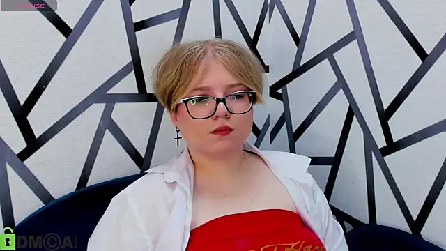 Lauraaa Smith online show from February 10, 2026, 2:04 am