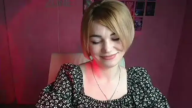 CuttieEmma online show from April 8, 2026, 11:54 am