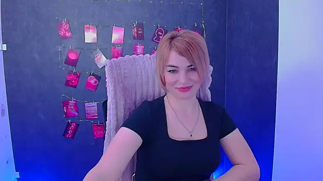 CuttieEmma online show from April 8, 2026, 11:59 pm