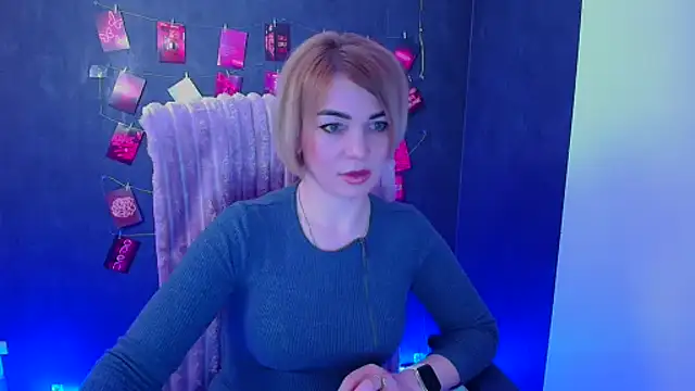 CuttieEmma online show from April 14, 2026, 11:49 am