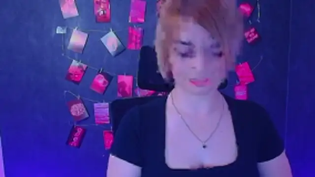 CuttieEmma online show from April 18, 2026, 11:47 am