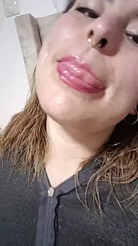 Kennya Rodriguez online show from April 16, 2026, 4:02 am