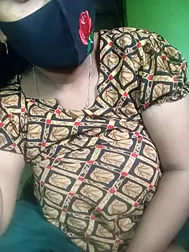 Snapshot of Romantic-Couple999 chatting on March 8, 2026, 2:04 am Romantic-Couple999 online show from March 8, 2026, 2:04 am