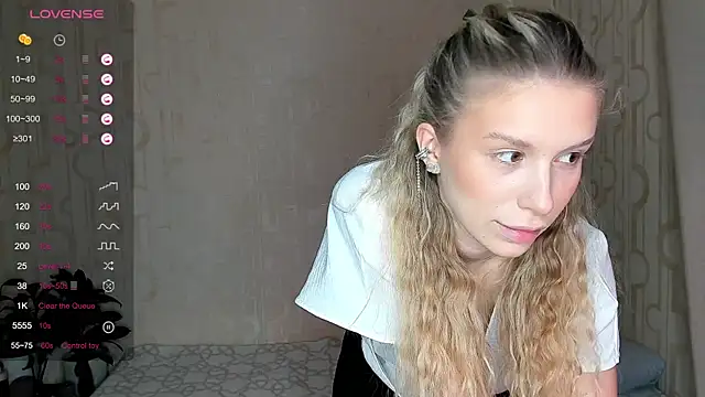 Elysia kiss online show from February 9, 2026, 5:00 am