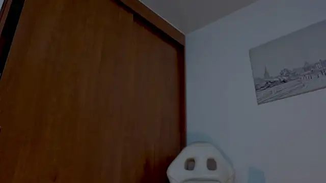 verodeli online show from October 3, 2025, 2:03 pm