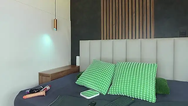 EmmaLou   online show from February 25, 2026, 4:22 am