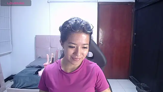Snapshot of Lynn_turner chatting on June 10, 2026, 1:10 pm Lynn turner online show from June 10, 2026, 1:10 pm
