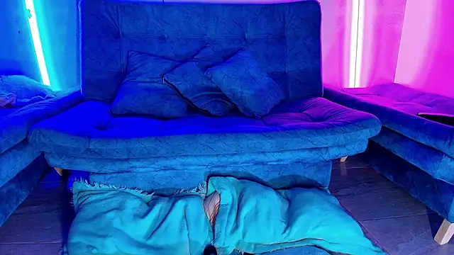 Giaa Moretii online show from February 19, 2026, 4:52 am