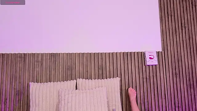 HannaRodri online show from February 27, 2026, 1:44 pm