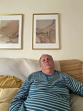 Snapshot of YachtCaptain10 chatting on May 4, 2026, 5:53 pm YachtCaptain10 online show from May 4, 2026, 5:53 pm