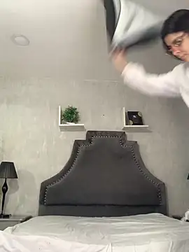 KarelyMitchel online show from April 13, 2026, 12:54 pm