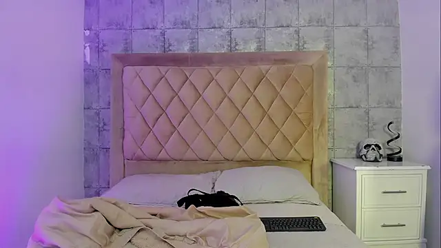 Snapshot of CleoFoxx_ chatting on March 4, 2026, 12:22 pm CleoFoxx online show from March 4, 2026, 12:22 pm