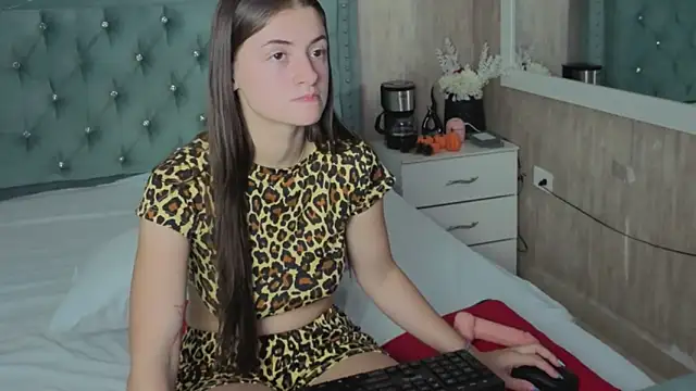 Snapshot of Miia_Velvett chatting on April 27, 2026, 5:33 pm Miia Velvett online show from April 27, 2026, 5:33 pm