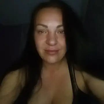 Oliviya cox online show from April 19, 2026, 9:17 pm